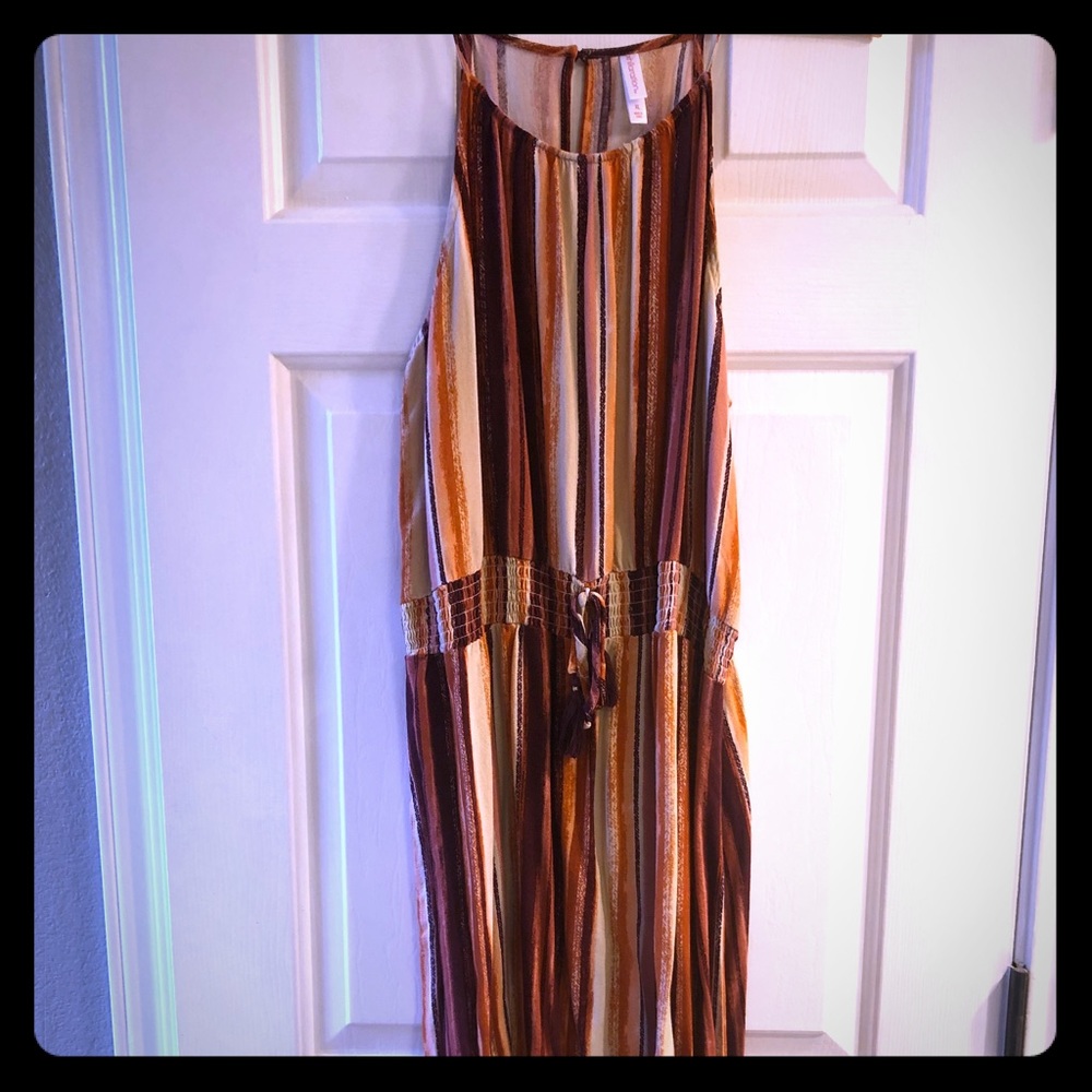 Beautiful halter dress!